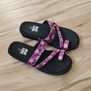 MUK LUKS Womens Size 7 Black- Floral Purple/ Pink Sandalds Size 7
